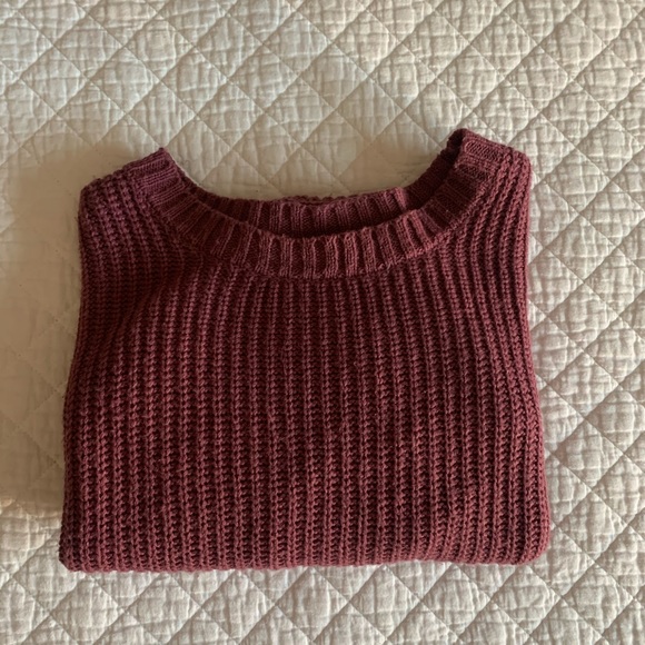 Forever 21 cropped sweater. - Picture 3 of 4